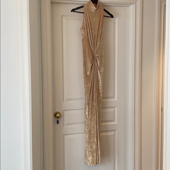 New Velvet Gown - Picture 2 of 9